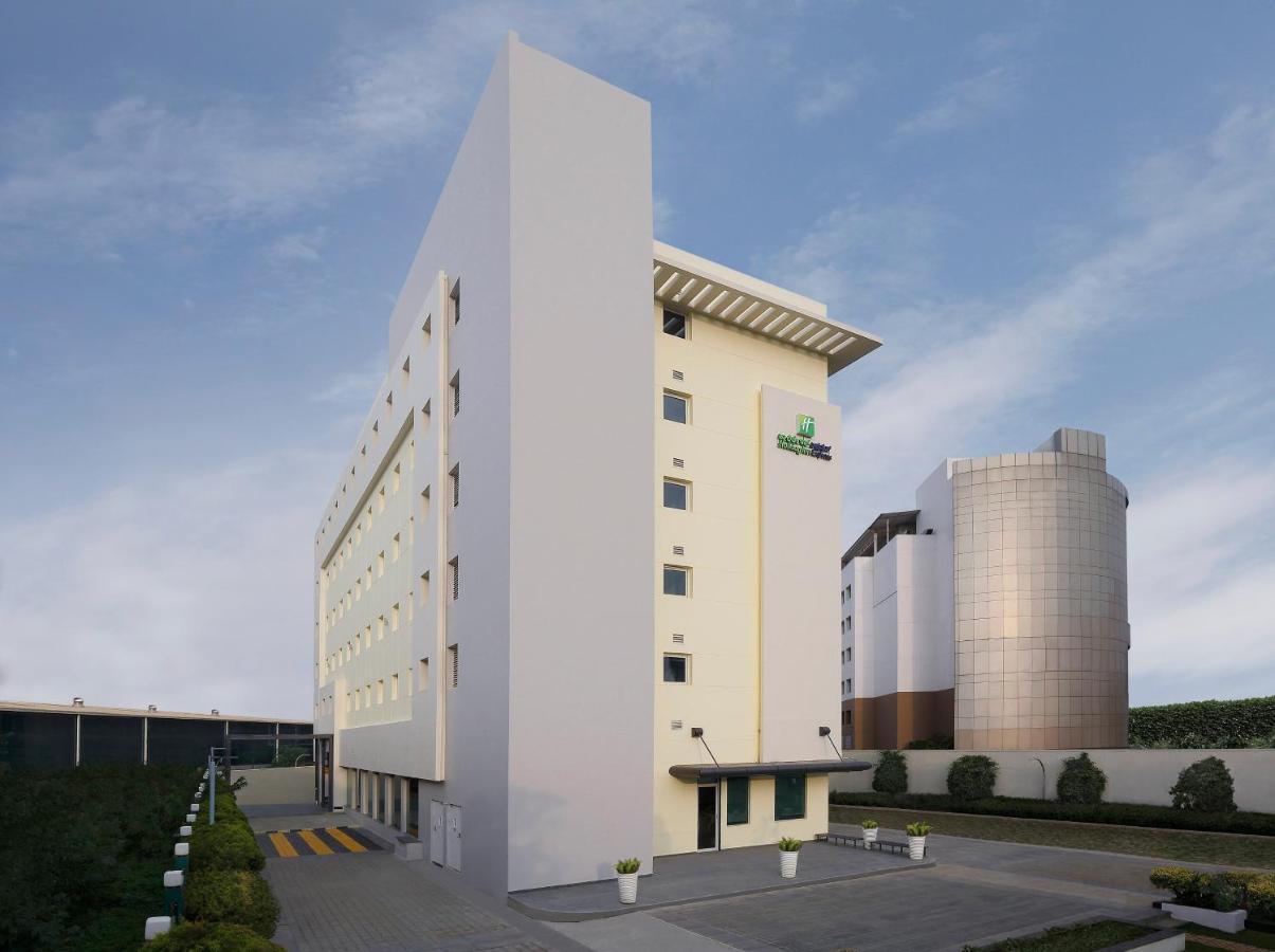 Holiday Inn Express Bengaluru Whitefield Itpl By Ihg Екстериор снимка